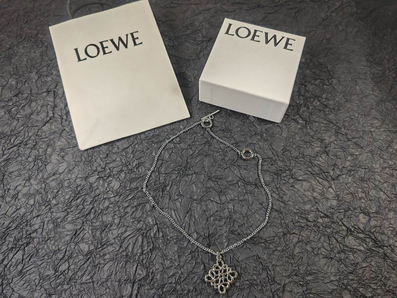 Loewe necklace 05lyx20